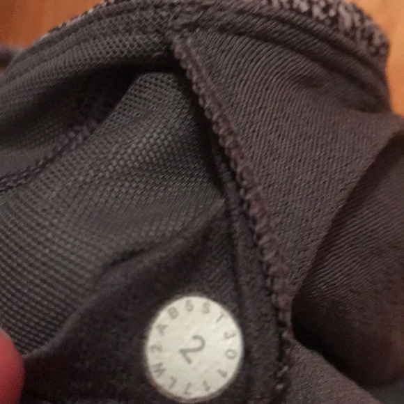 Free to be wild Lululemon sports bra - Picture 4 of 4